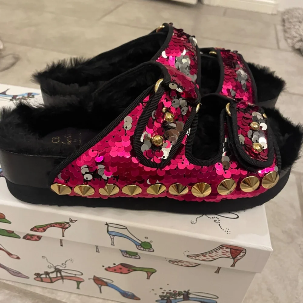 SUECOMMA BONNIE SCB Collection Pink/Silver Sequin Faux Fur Slide Size 38